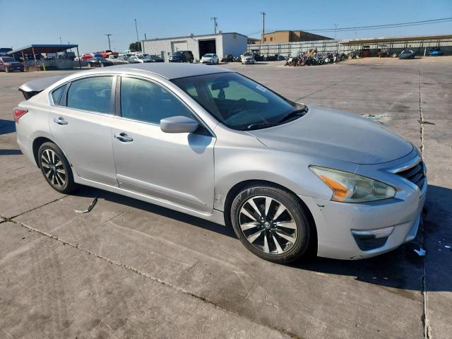 Nissan Altima 2.5 Image 4