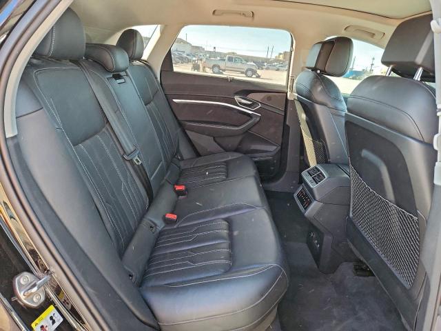 Audi e-tron Prestige Image 9