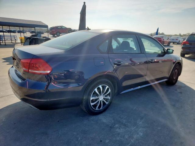 Volkswagen Passat S Image 2