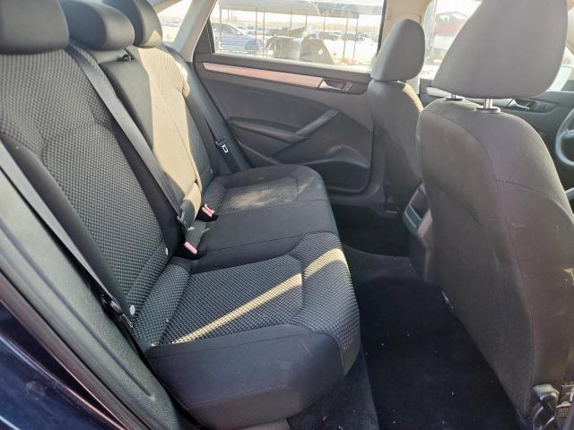 Volkswagen Passat S Image 10