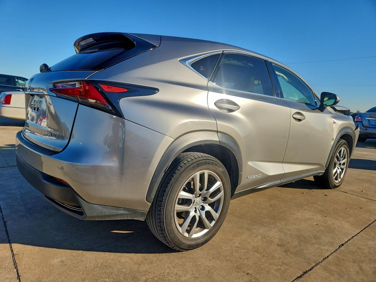 Lexus NX 300h Image 2