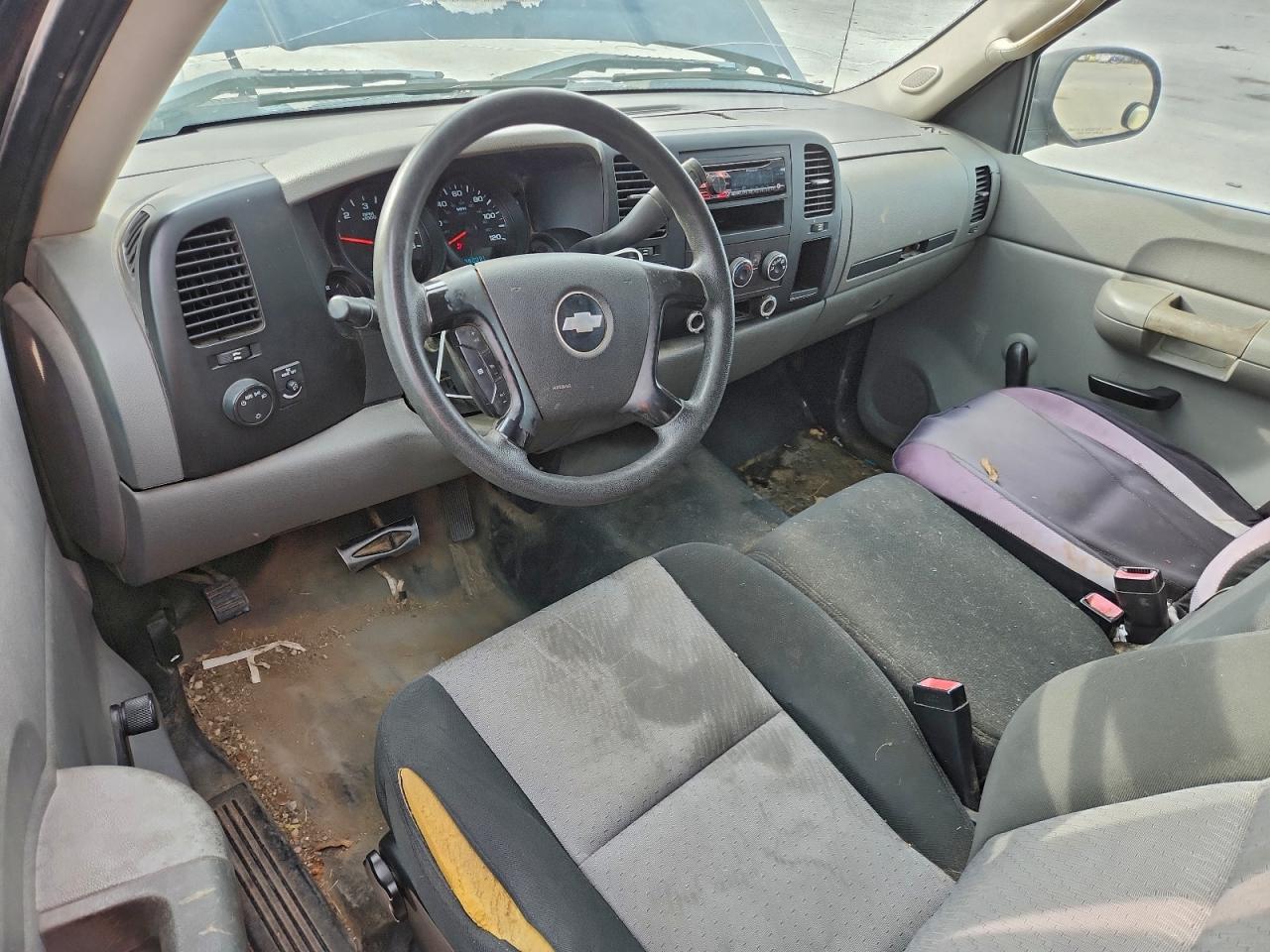 Chevrolet Silverado C1500 Image 10