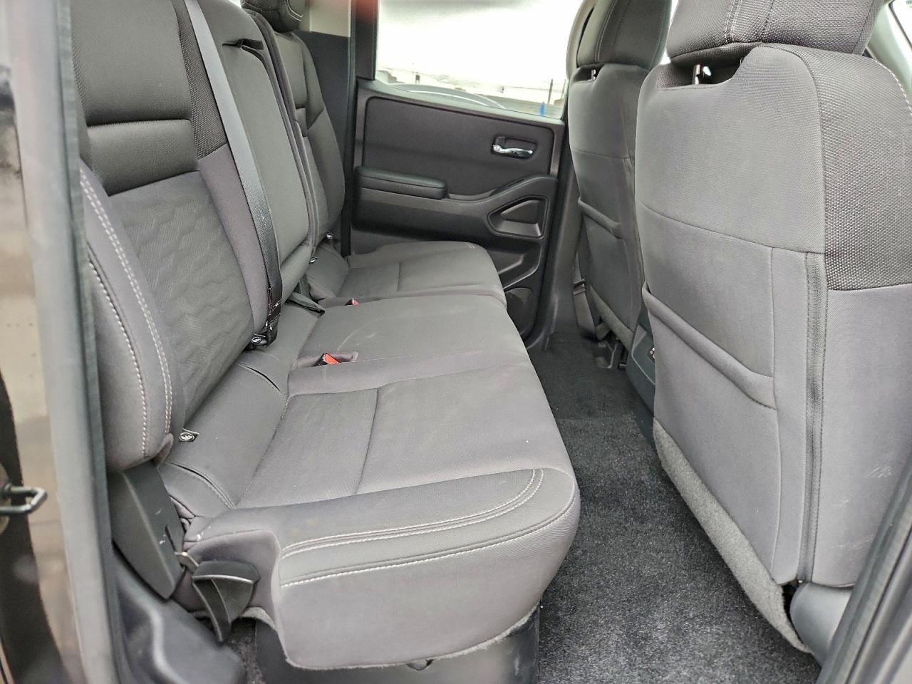 Nissan Frontier S Image 7