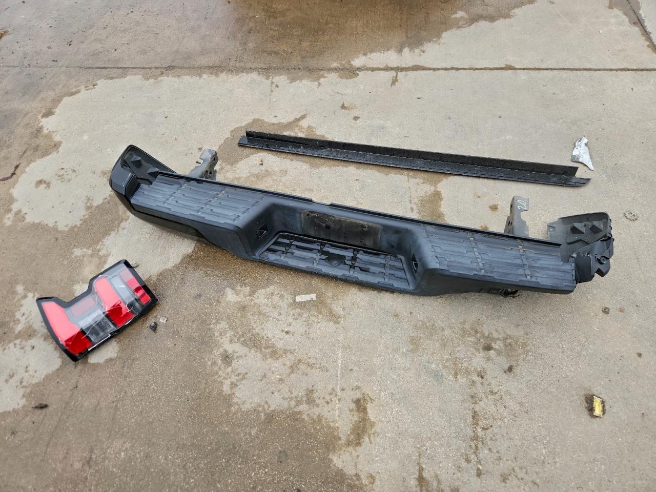 Nissan Frontier S Image 9