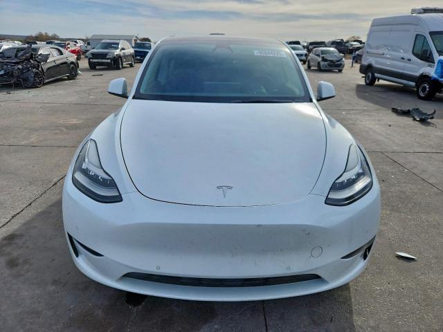Tesla Model Y Image 12