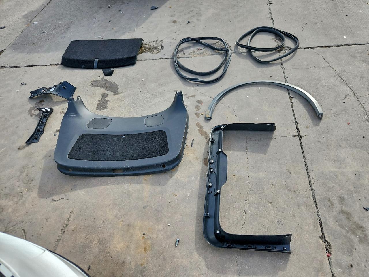 Tesla Model Y Image 10