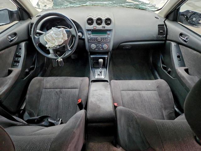 Nissan Altima Base Image 12