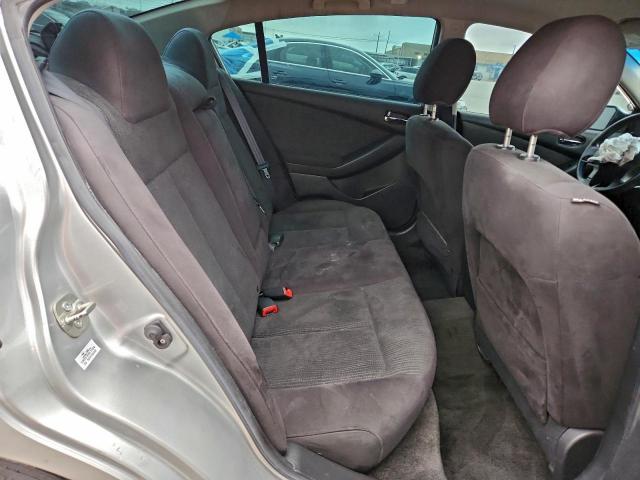 Nissan Altima Base Image 2