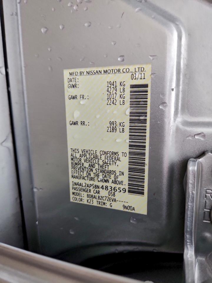 Nissan Altima Base Image 9