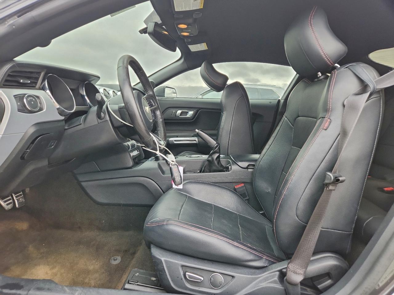 Ford Mustang Gt Image 5