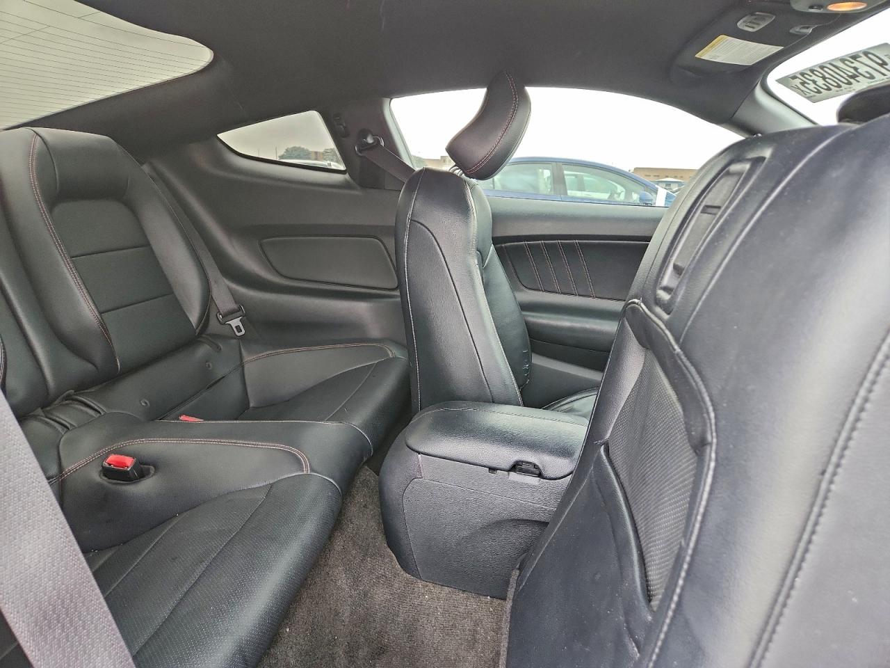 Ford Mustang Gt Image 2