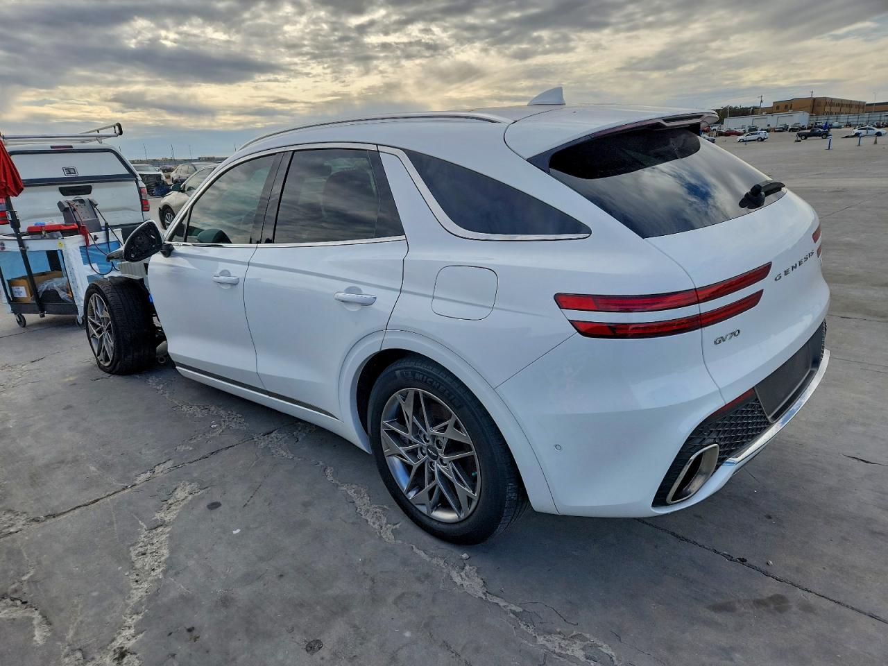 Genesis Gv70 Base Base Image 2