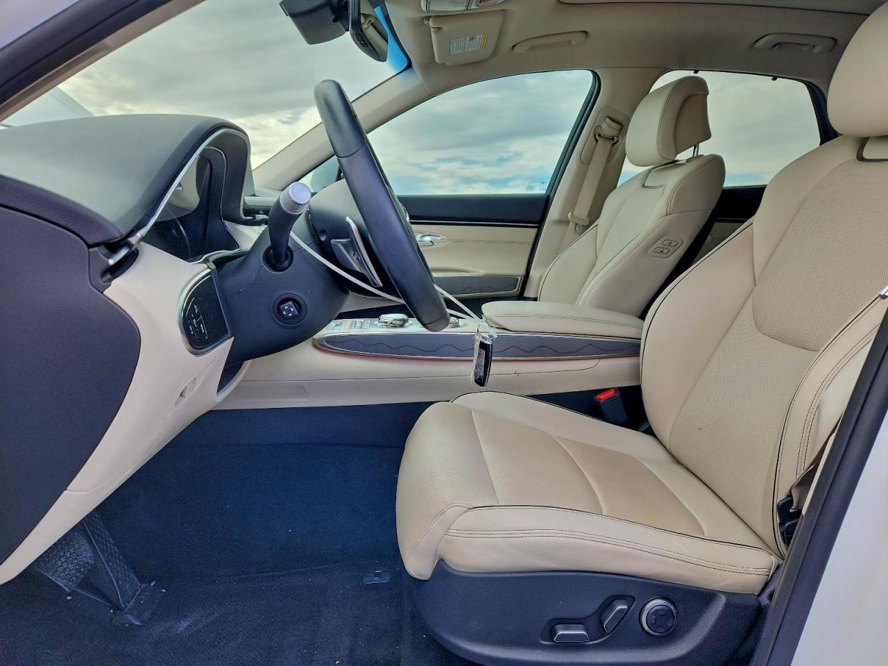 Genesis Gv70 Base Base Image 4