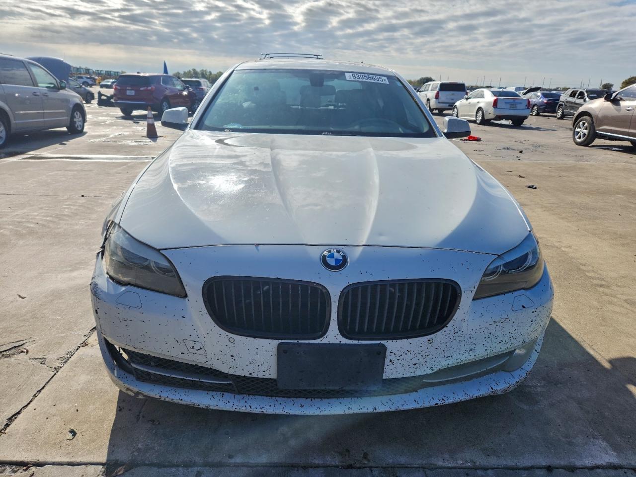 BMW 5 Series I Image 6