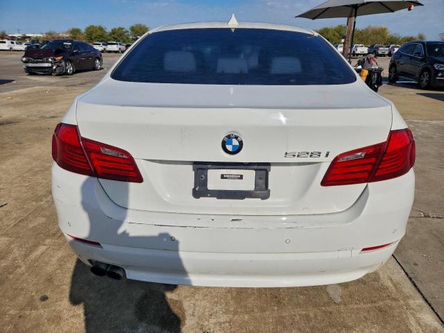 BMW 5 Series I Image 5