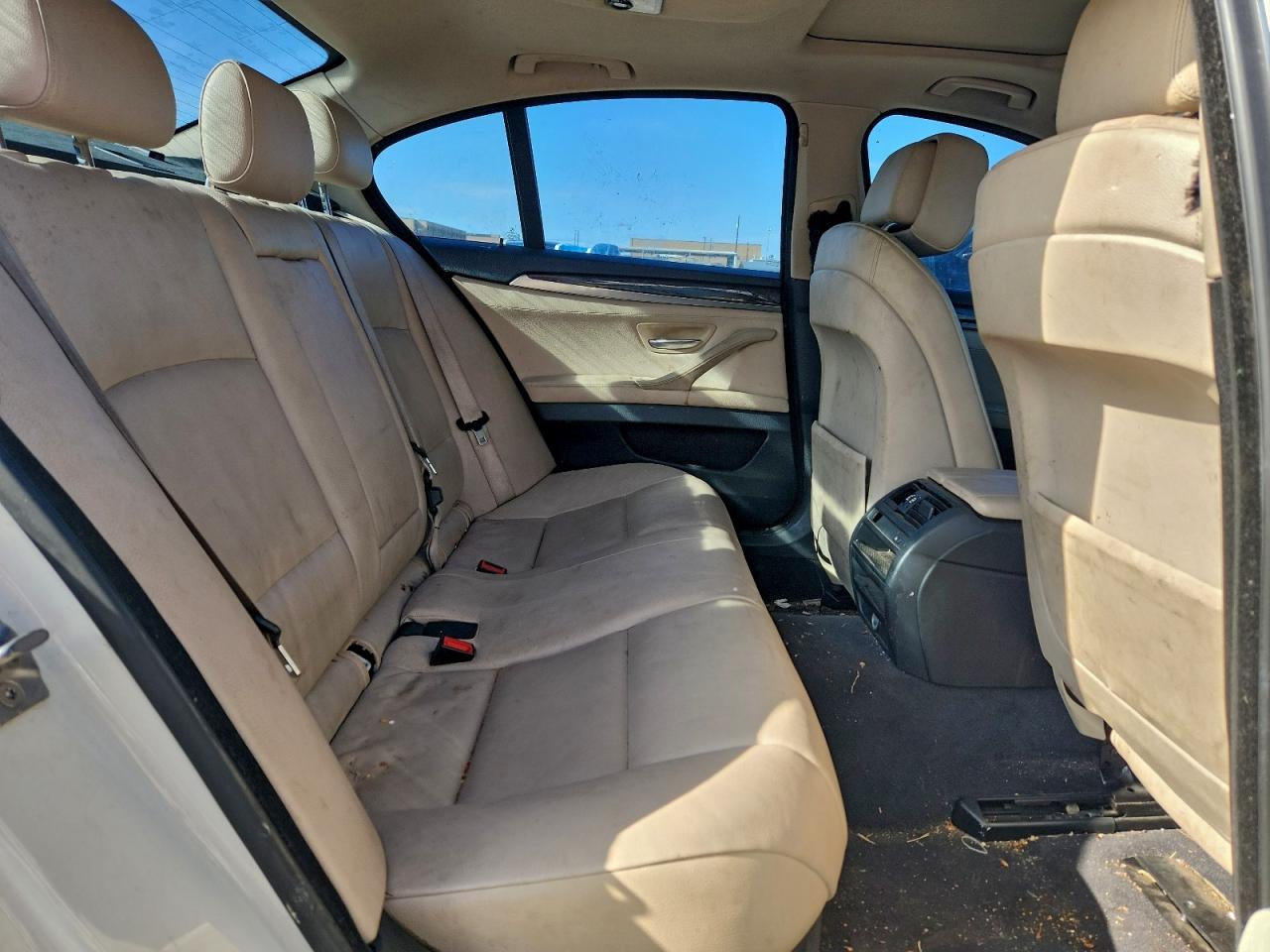 BMW 5 Series I Image 12