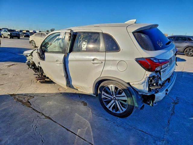 Mitsubishi Outlander Se Image 10