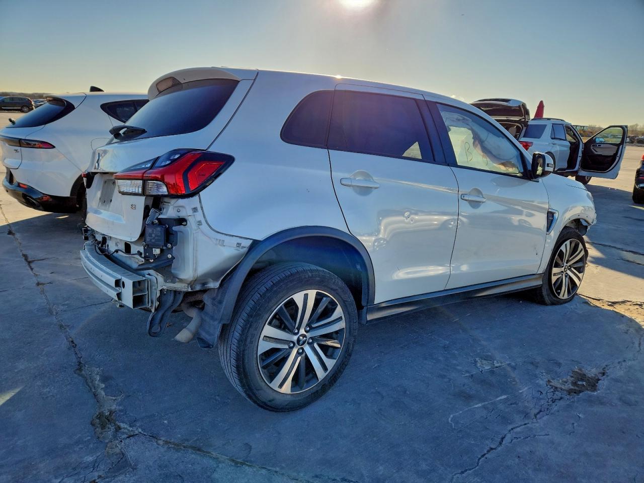 Mitsubishi Outlander Se Image 3