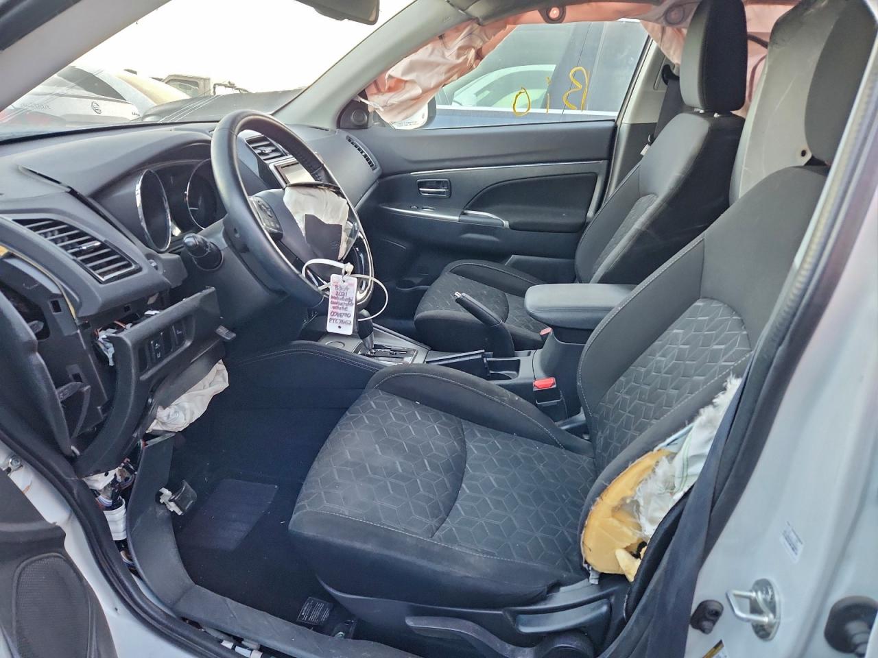 Mitsubishi Outlander Se Image 5