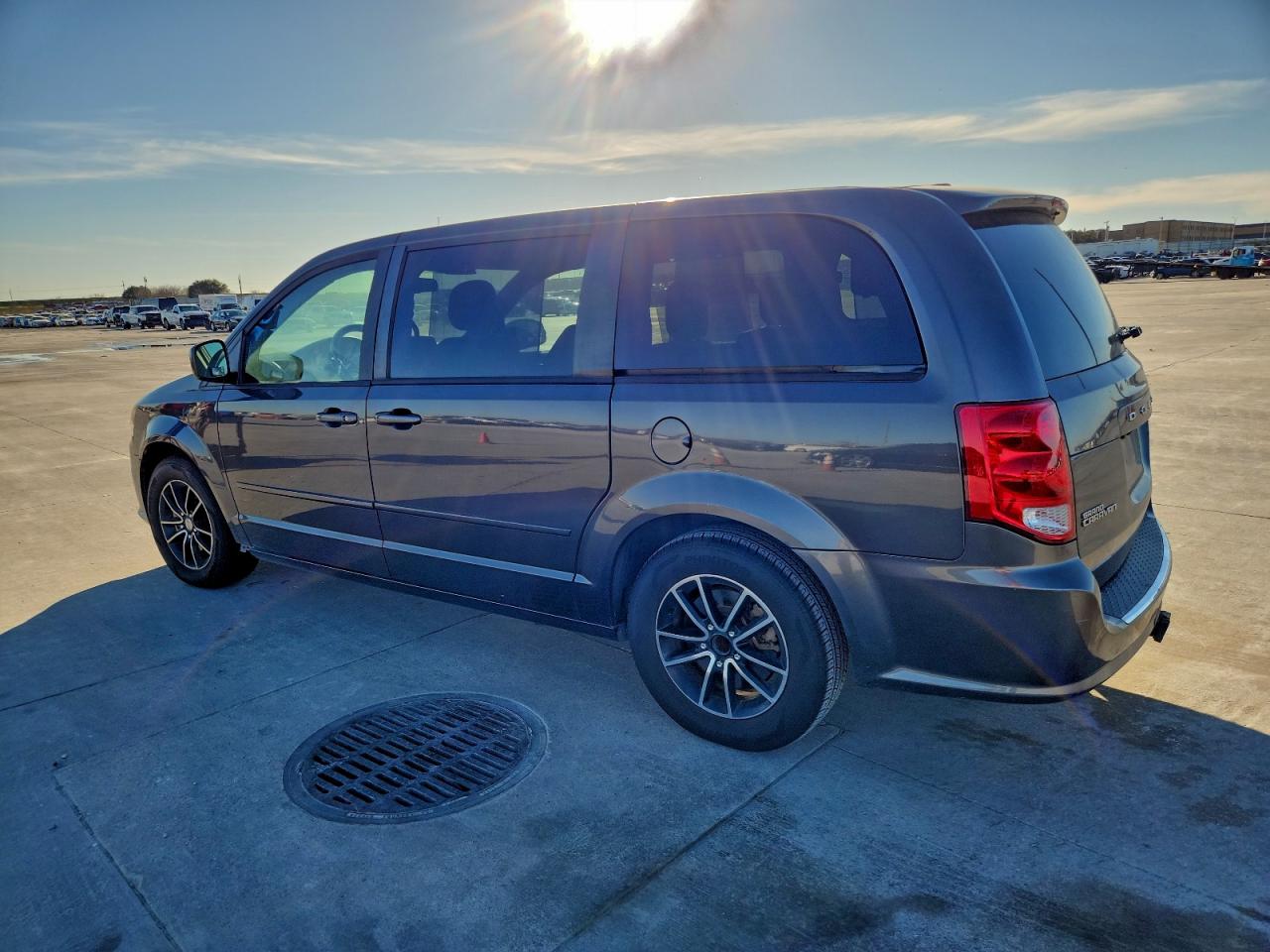 Dodge Caravan R/t Image 5