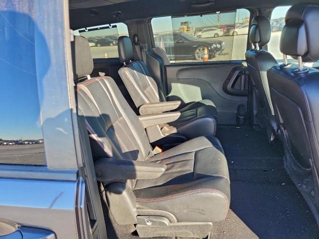 Dodge Caravan R/t Image 13