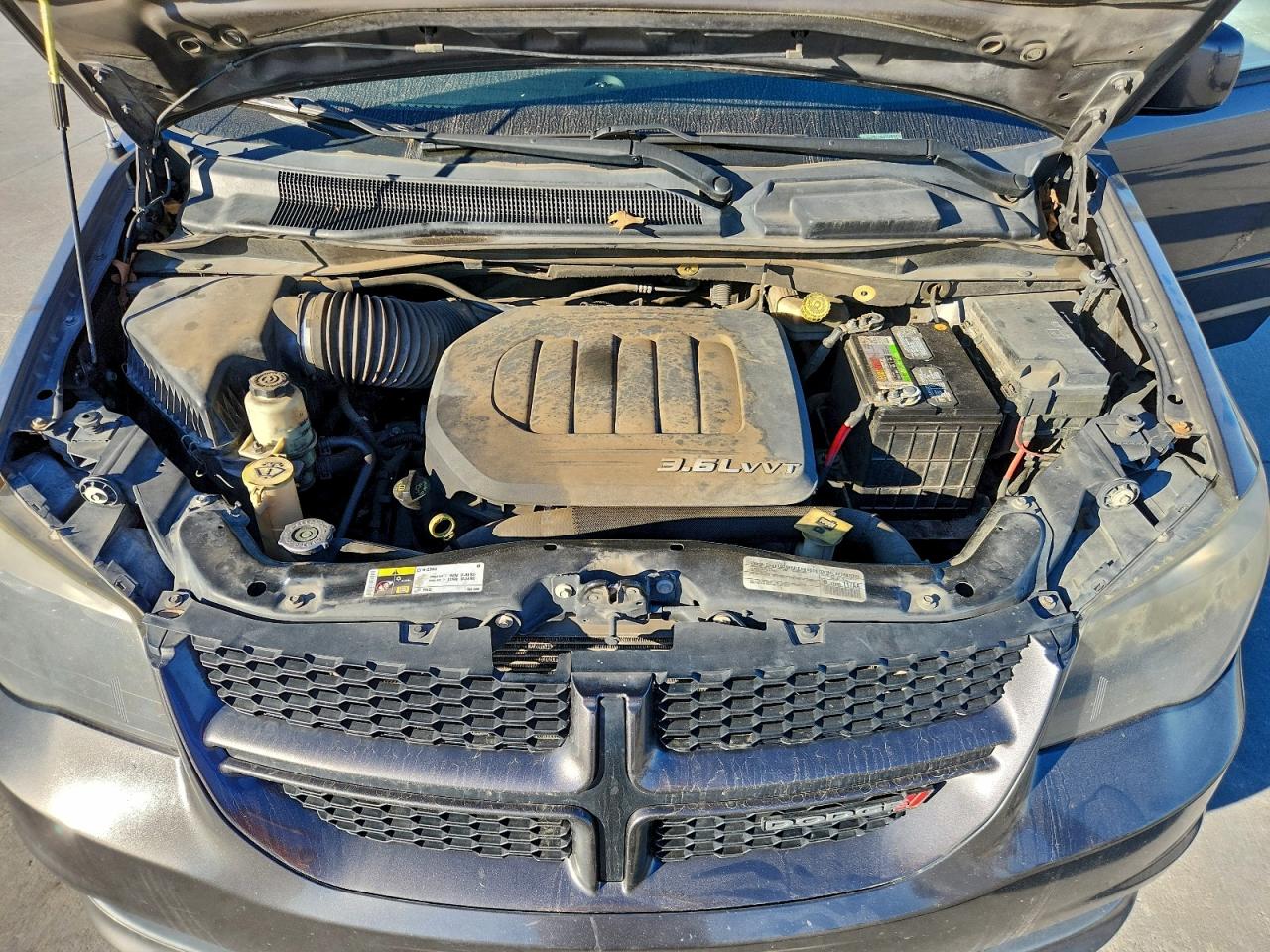 Dodge Caravan R/t Image 11