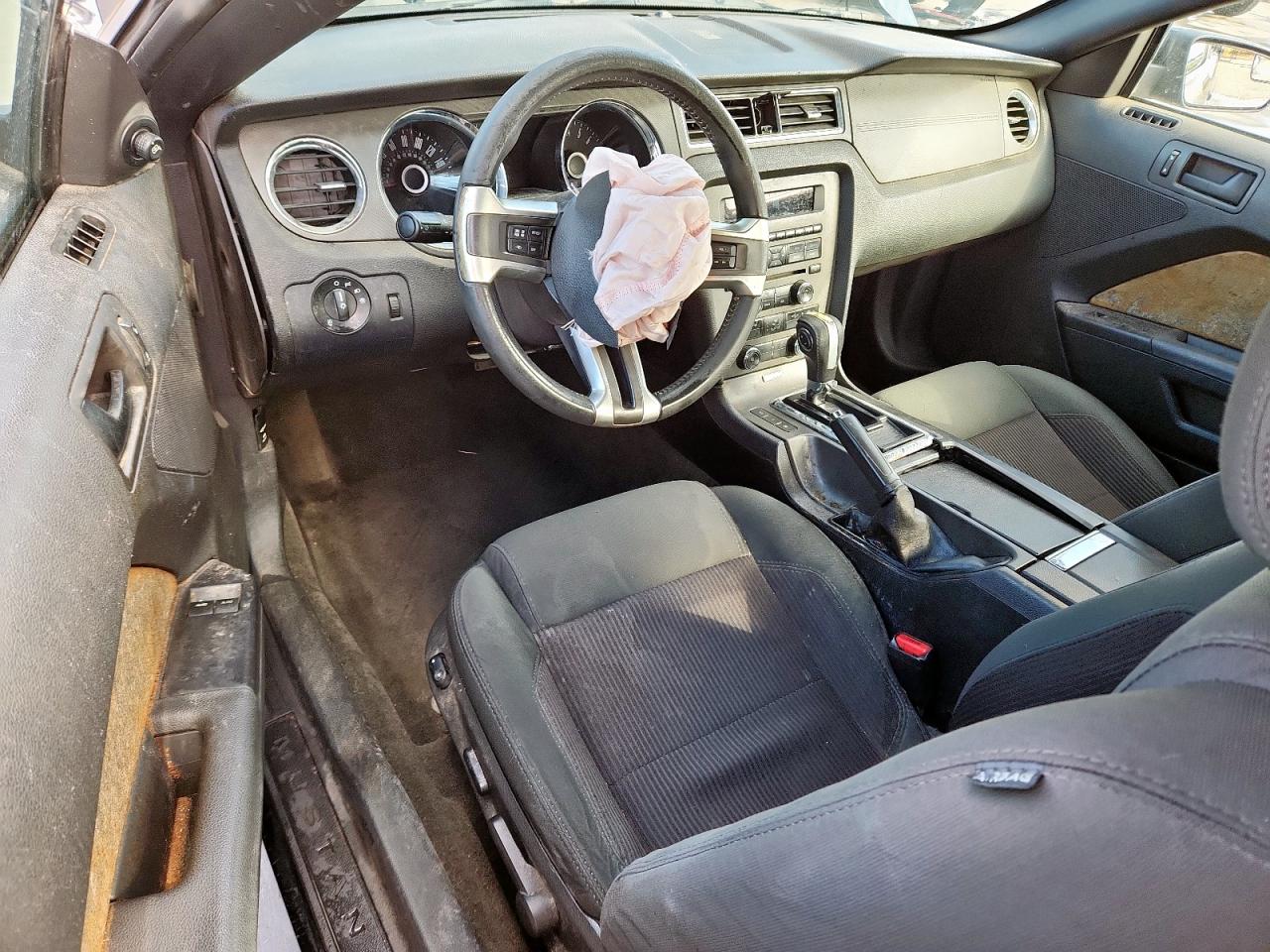 Ford Mustang Image 6