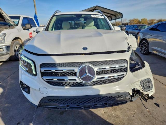 Mercedes-Benz GLB 250 Image 6