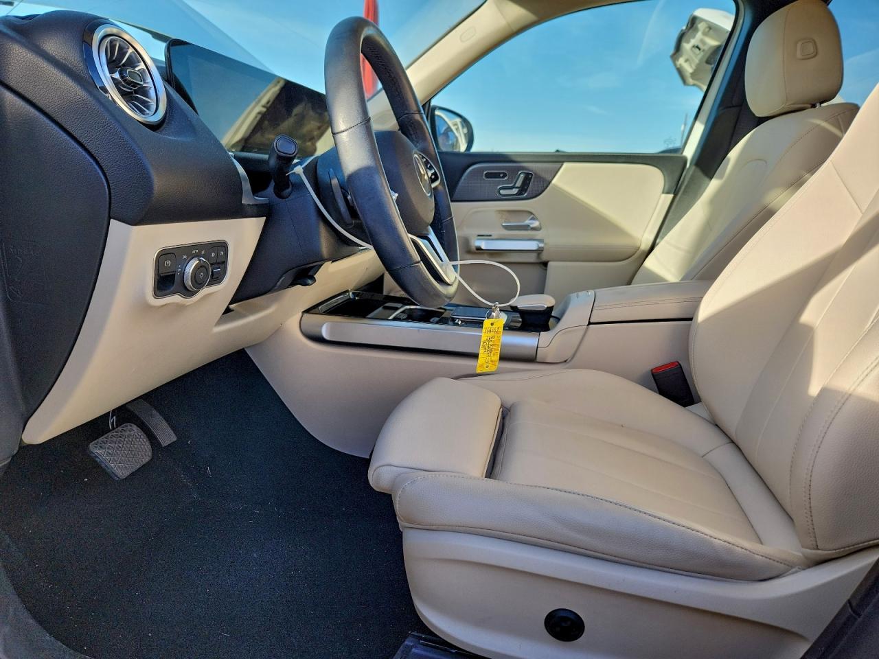 Mercedes-Benz GLB 250 Image 11