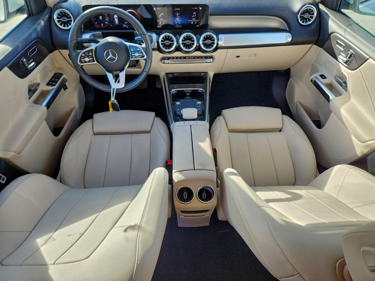 Mercedes-Benz GLB 250 Image 7