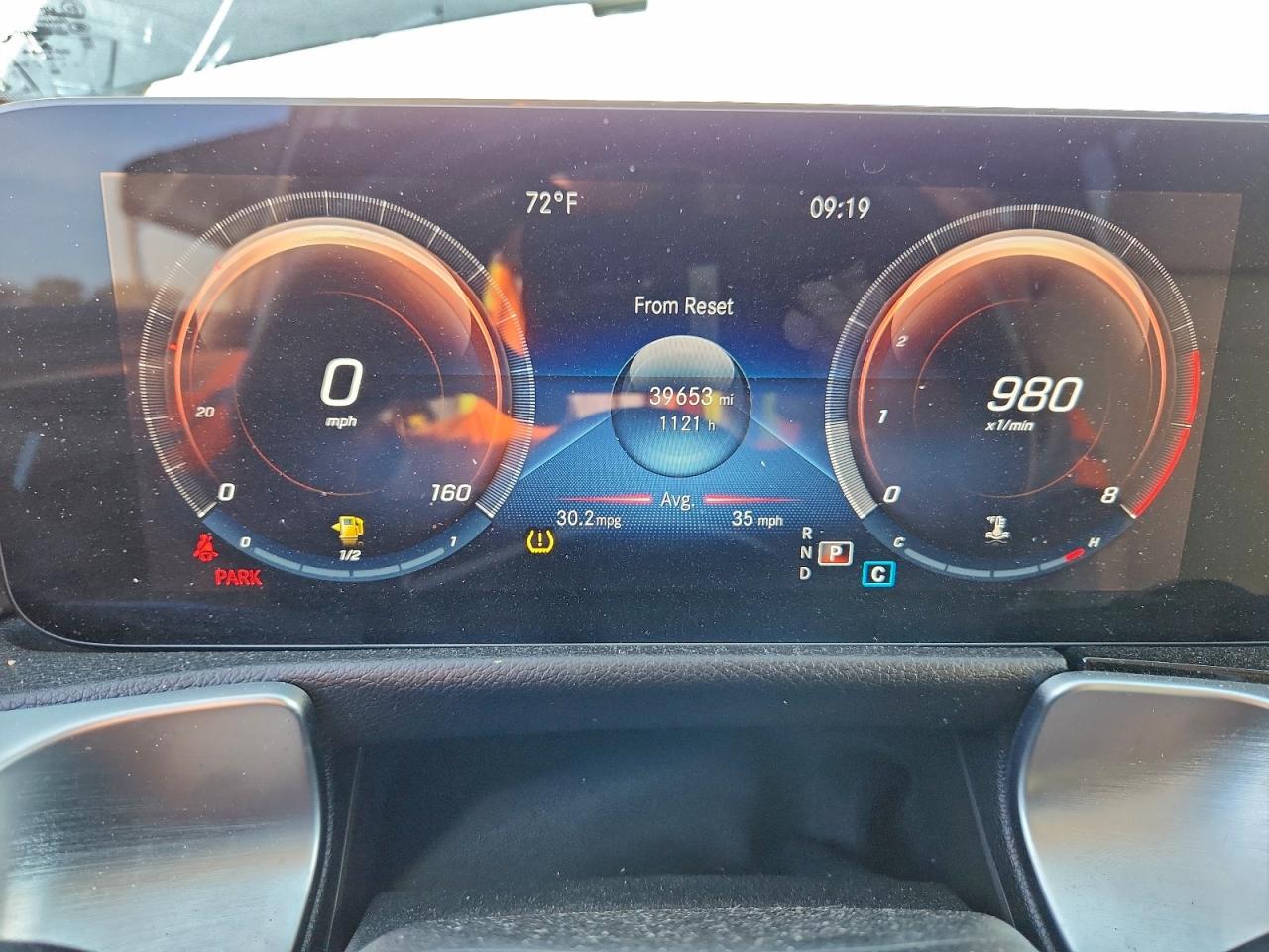 Mercedes-Benz GLB 250 Image 14