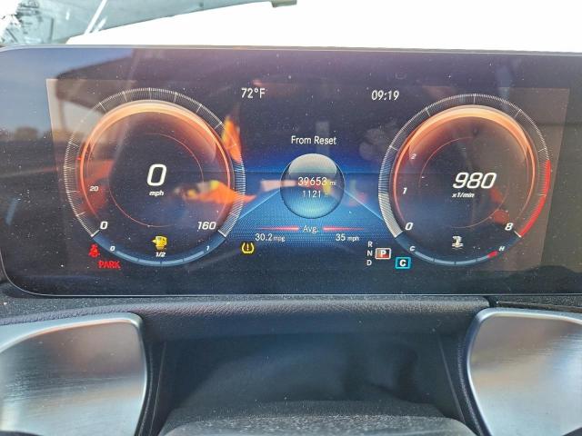 Mercedes-Benz GLB 250 Image 14