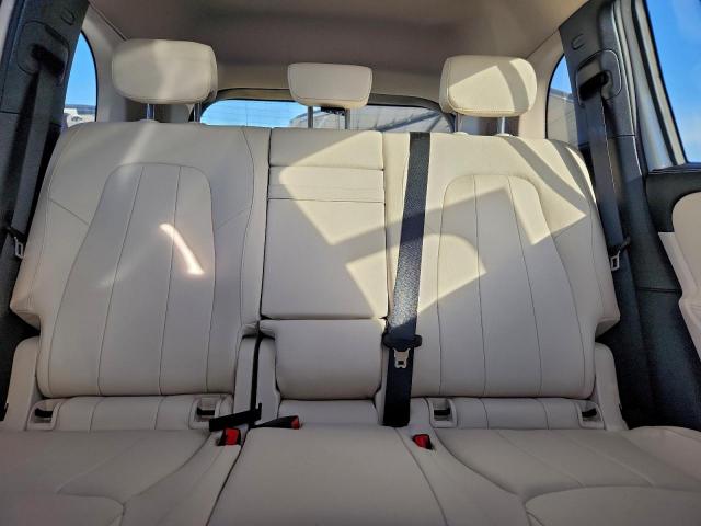 Mercedes-Benz GLB 250 Image 9