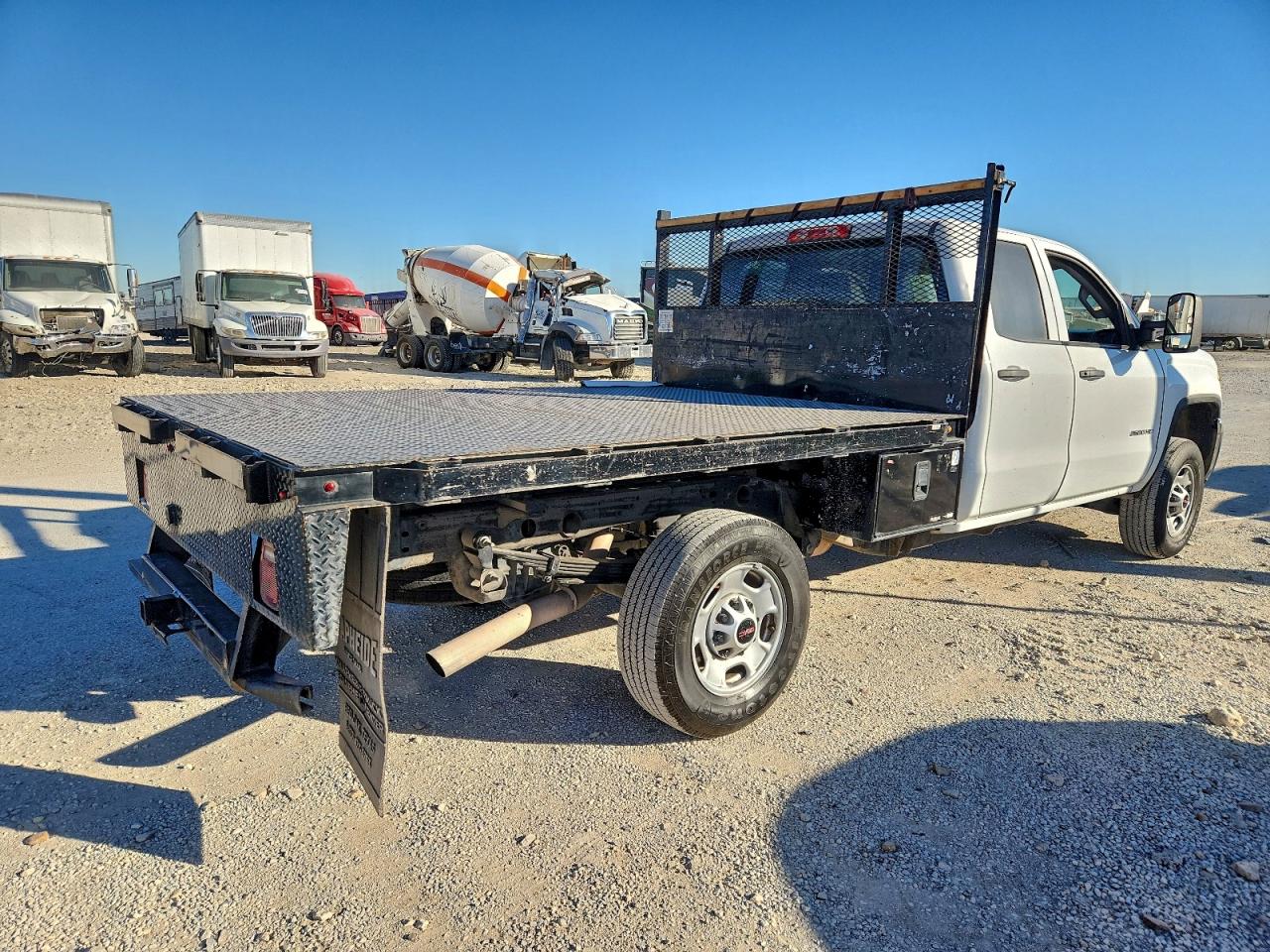 GMC Sierra C2500 Heavy Duty Image 2