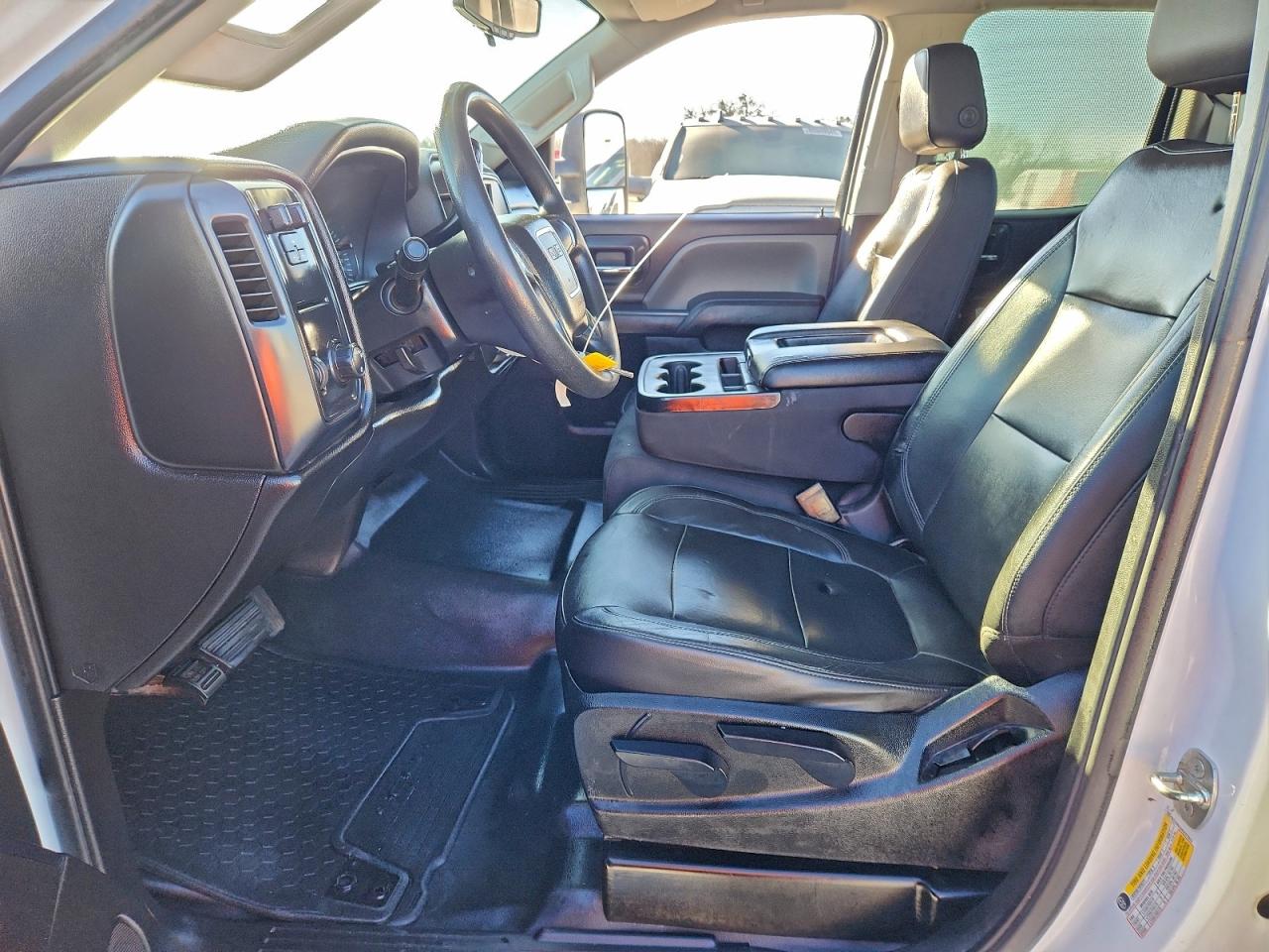 GMC Sierra C2500 Heavy Duty Image 6