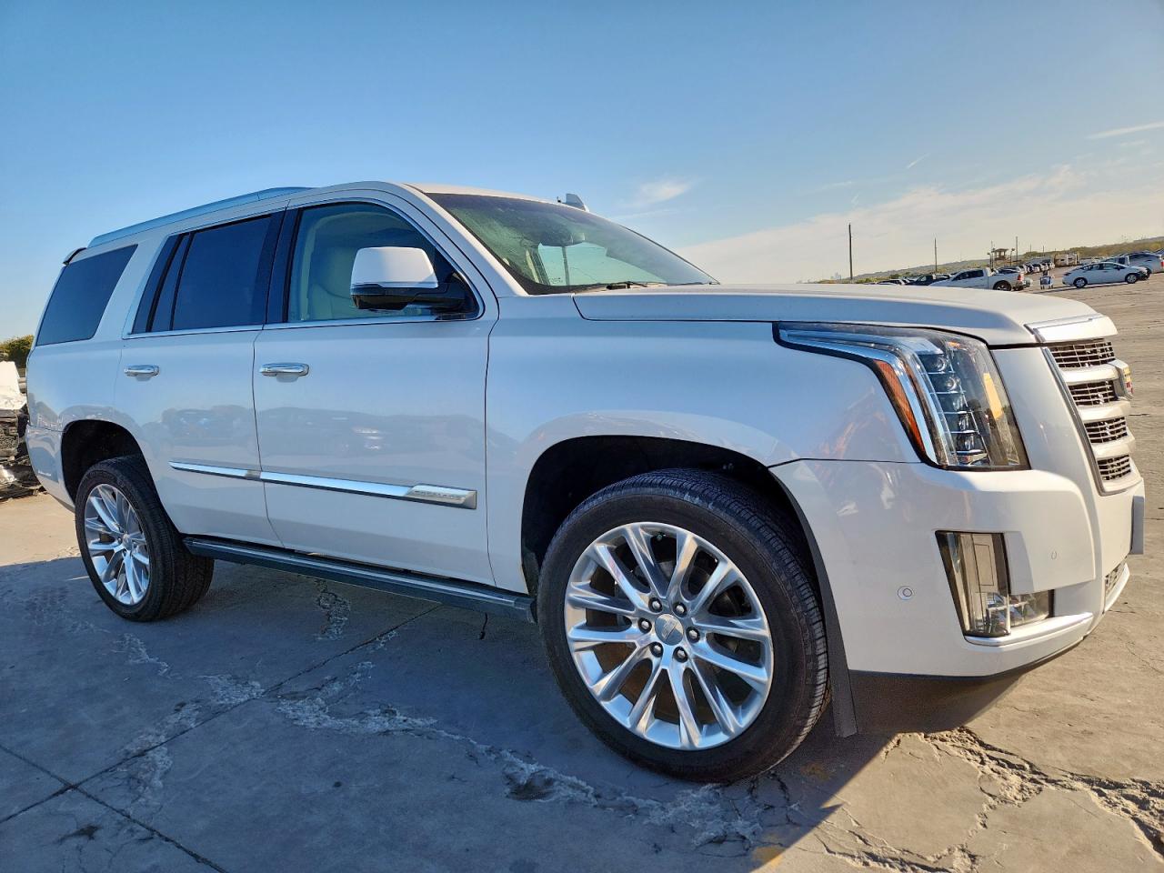 Cadillac Escalade Premium Luxury Image 4