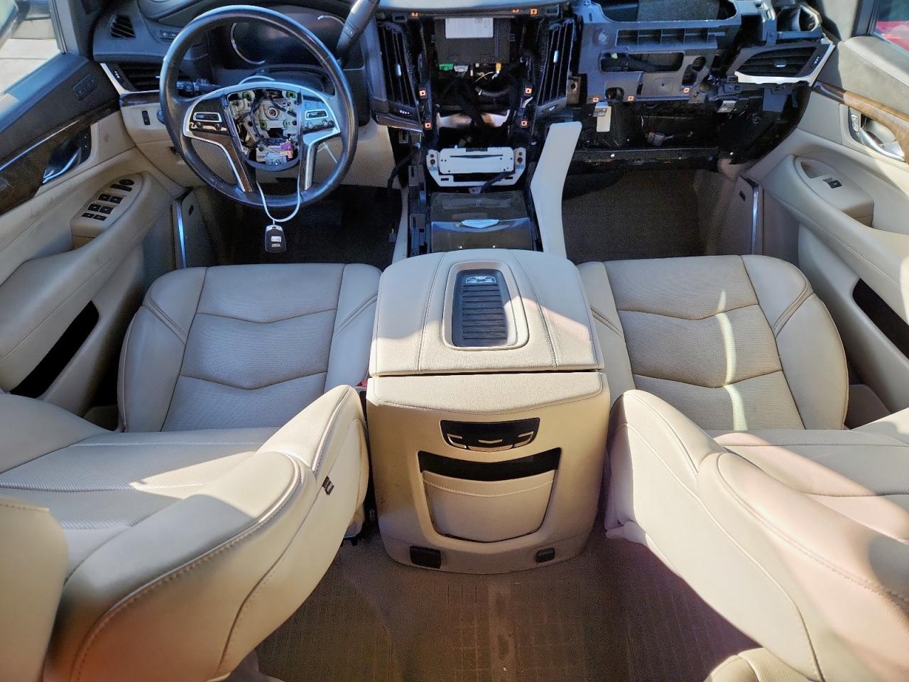 Cadillac Escalade Premium Luxury Image 11