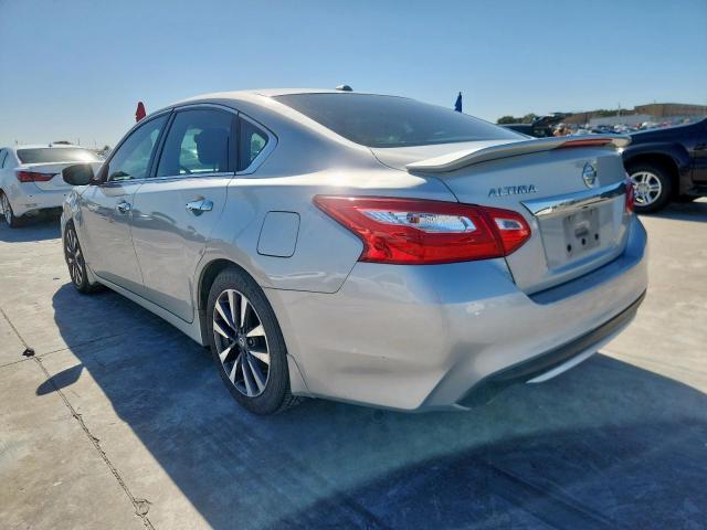 Nissan Altima 2.5 Image 4