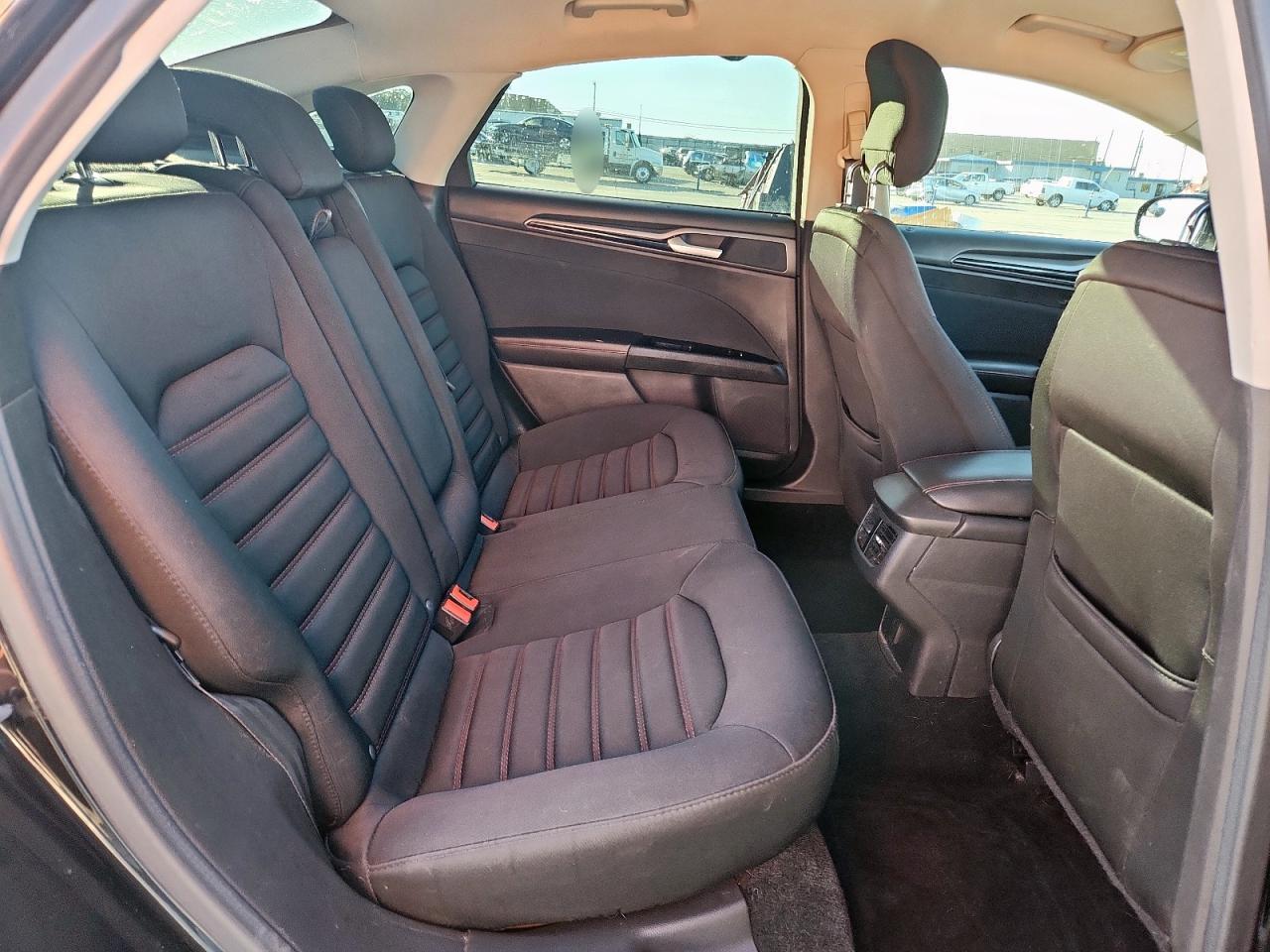 Ford Fusion Se Image 10