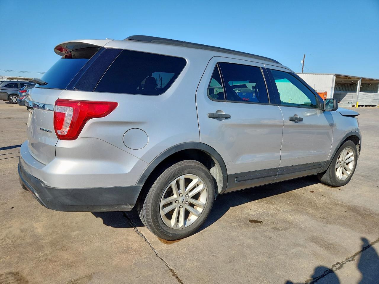 Ford Explorer Image 13
