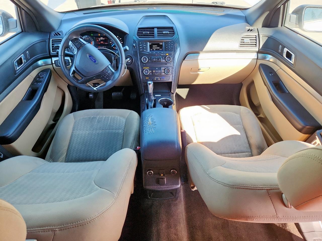 Ford Explorer Image 10