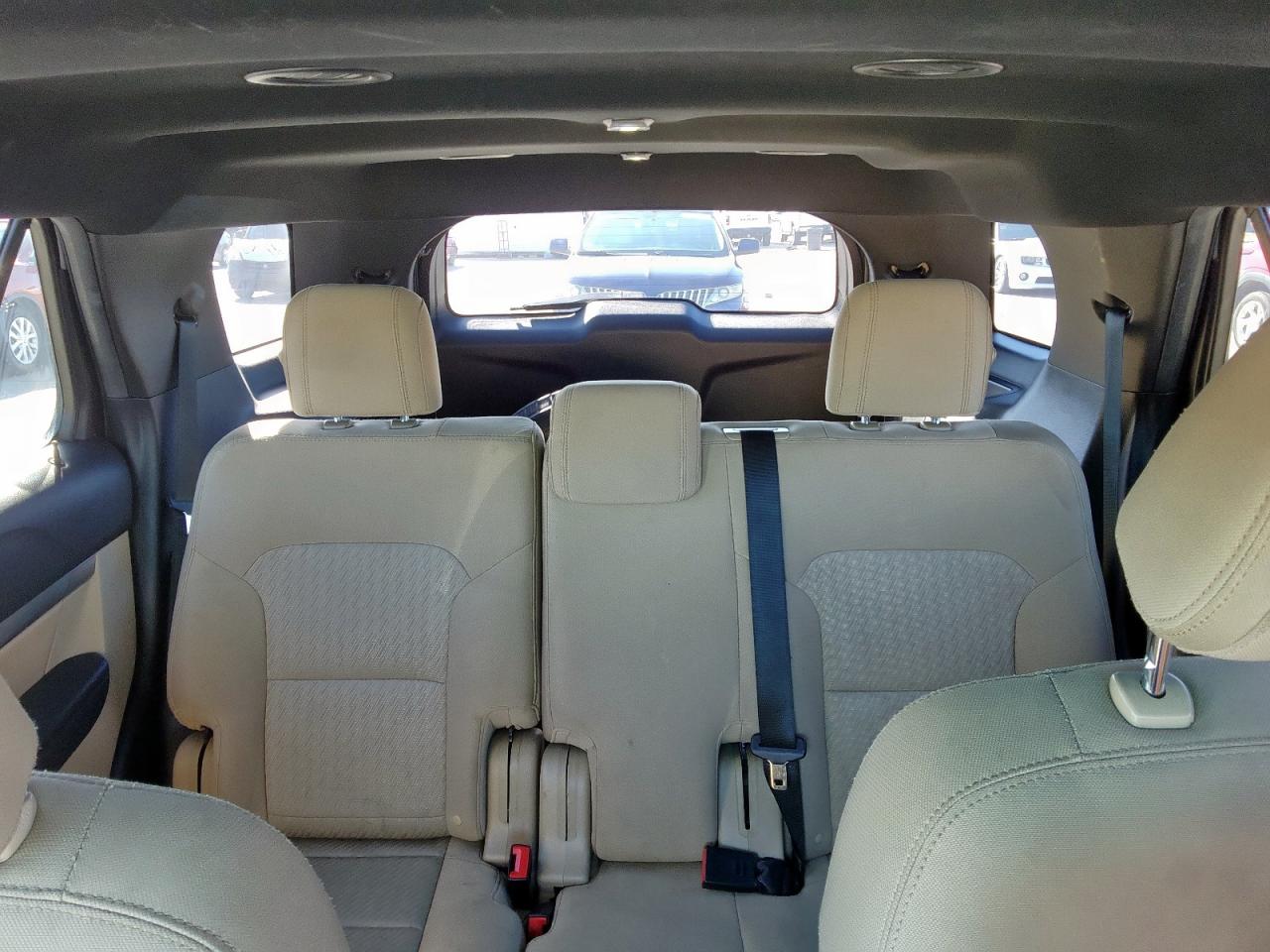 Ford Explorer Image 11