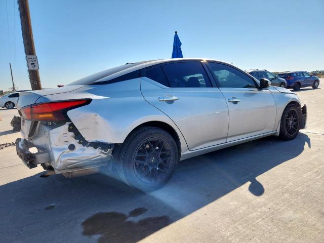 Nissan Altima S Image 3