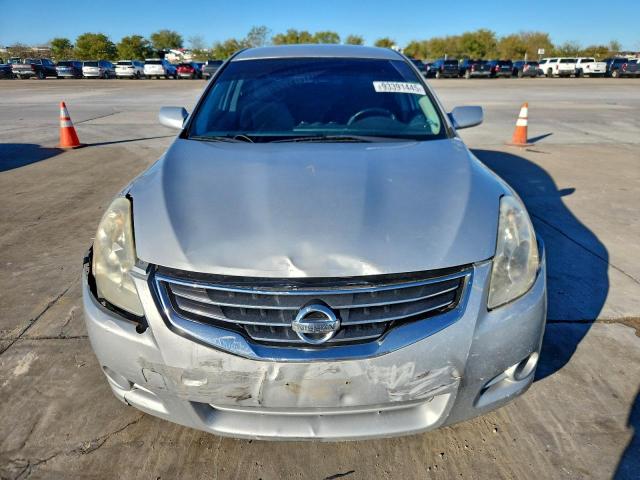 Nissan Altima Base Image 4