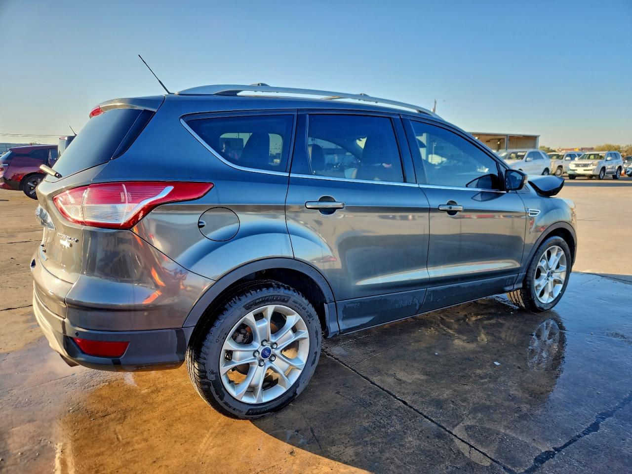 Ford Escape Titanium Image 2