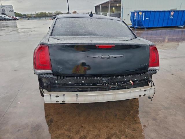 Chrysler 300 Touring Image 10