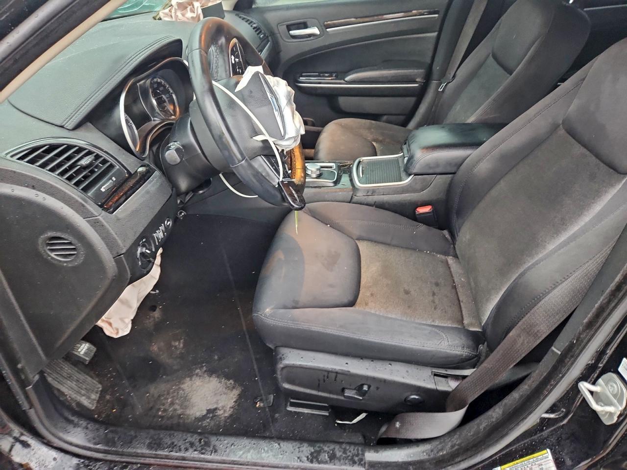 Chrysler 300 Touring Image 9