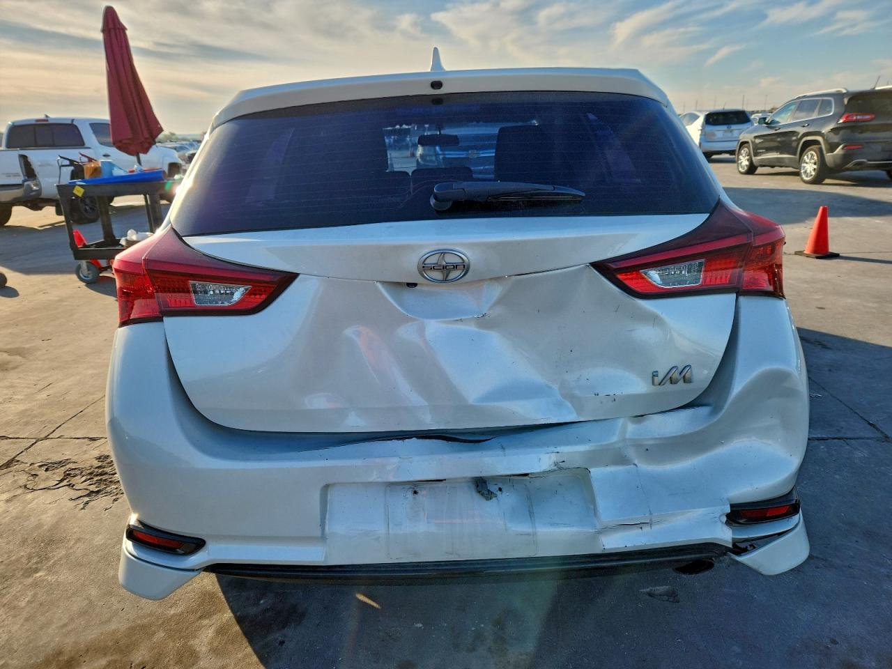 Toyota Scion Image 11