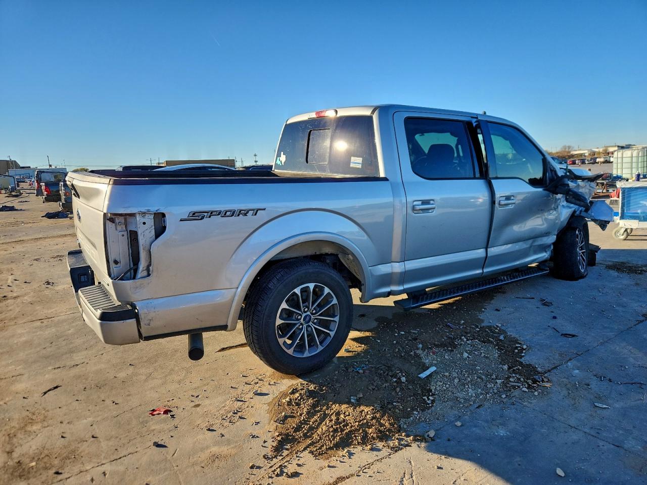 Ford F-150 Supercrew Image 13