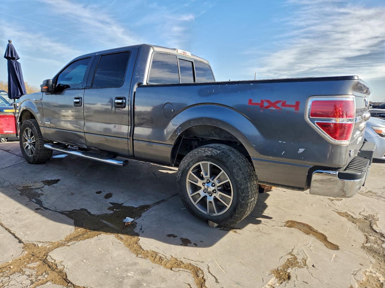 Ford F-150 Supercrew Image 4